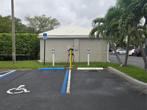 2831 N Oakland Forest Dr 108, Oakland Park FL 33309