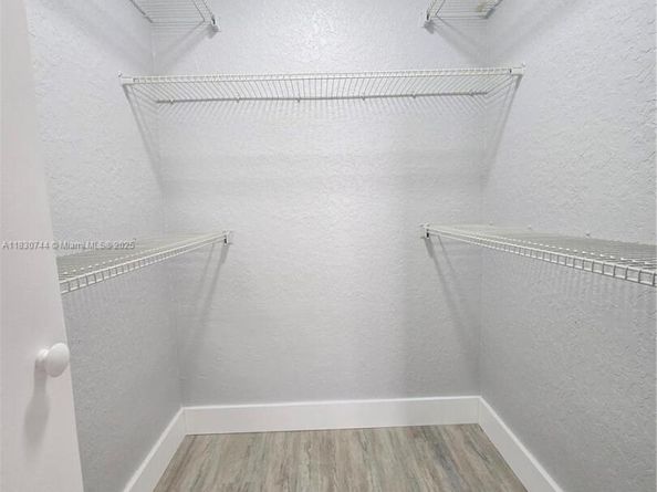 2831 N Oakland Forest Dr 108, Oakland Park FL 33309