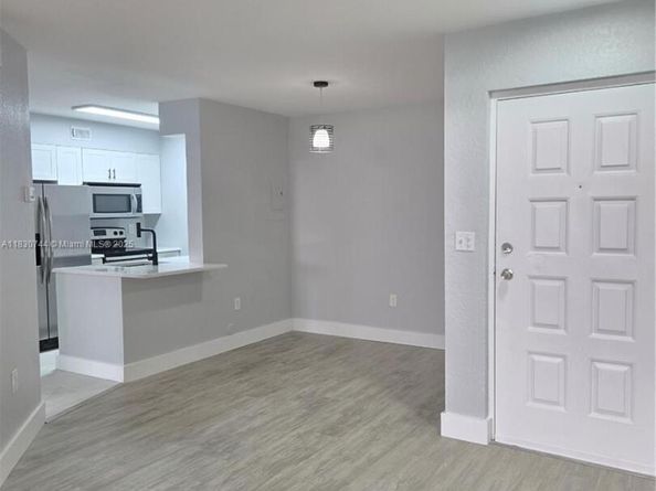 2831 N Oakland Forest Dr 108, Oakland Park FL 33309