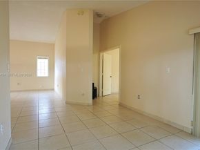 9913 NW 31st St, Doral FL 33172