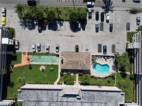 1965 SE 5th Ct 203, Pompano Beach FL 33060