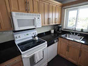 1965 SE 5th Ct 203, Pompano Beach FL 33060