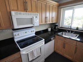 1965 SE 5th Ct 203, Pompano Beach FL 33060