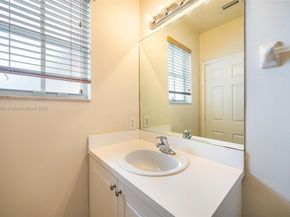 2884 SE 2nd Dr, Homestead FL 33033
