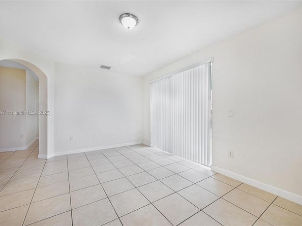 2884 SE 2nd Dr, Homestead FL 33033