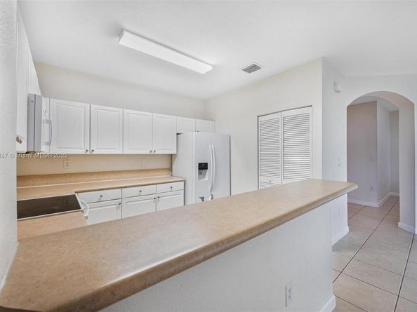 2884 SE 2nd Dr, Homestead FL 33033