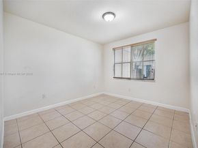2884 SE 2nd Dr, Homestead FL 33033
