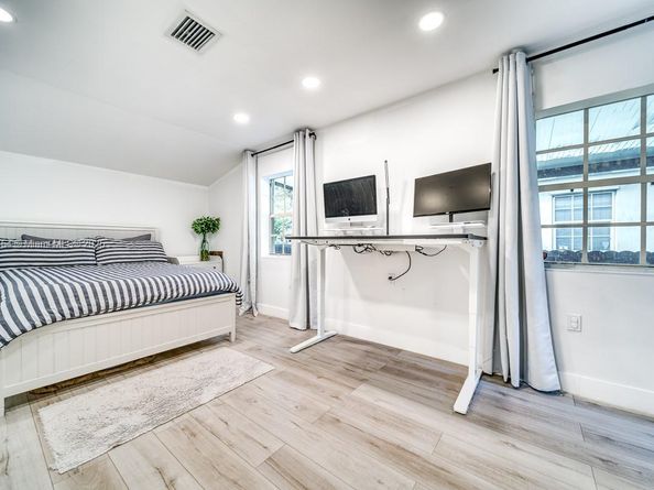13801 NE 1st Ave, Miami FL 33161