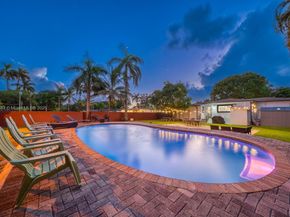 13801 NE 1st Ave, Miami FL 33161