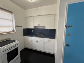 4730 Pine Tree Dr 11, Miami Beach FL 33140