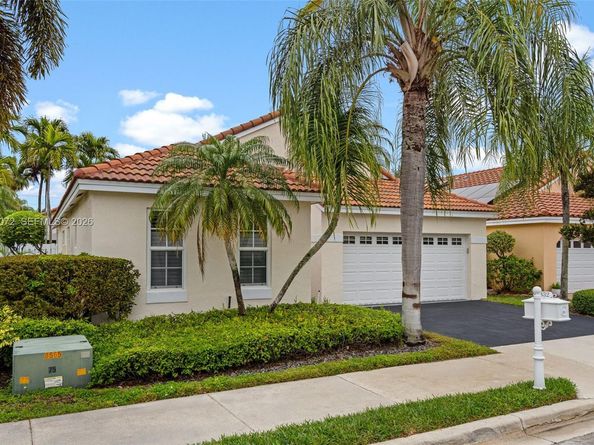 332 Bridgeton Rd, Weston FL 33326