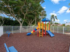332 Bridgeton Rd, Weston FL 33326