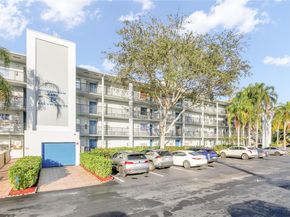 650 SW 124th Ter 214P, Pembroke Pines FL 33027