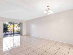 650 SW 124th Ter 214P, Pembroke Pines FL 33027