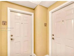 2415 NW 16th St Rd 214, Miami FL 33125