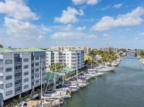 2415 NW 16th St Rd 214, Miami FL 33125