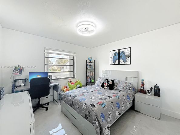 11196 SW 75th Ter, Miami FL 33173