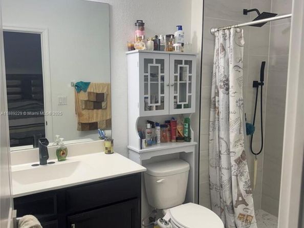 4039 NW 11th St, Lauderhill FL 33313