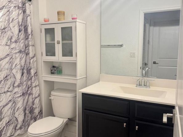 4039 NW 11th St, Lauderhill FL 33313
