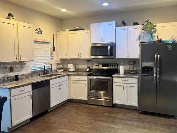 4039 NW 11th St, Lauderhill FL 33313