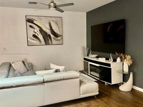 4039 NW 11th St, Lauderhill FL 33313