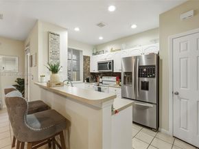 6038 SW 19th Pl, North Lauderdale FL 33068