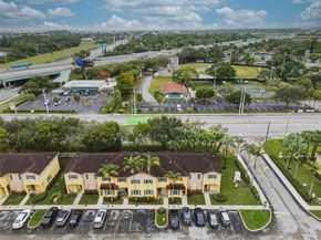 6038 SW 19th Pl, North Lauderdale FL 33068