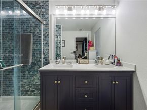 6038 SW 19th Pl, North Lauderdale FL 33068