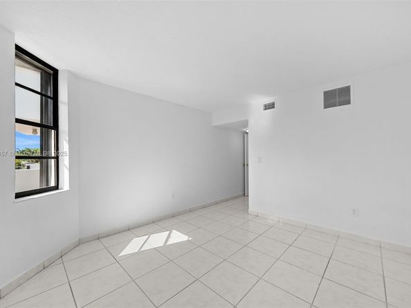 8100 Byron Ave 308, Miami Beach FL 33141