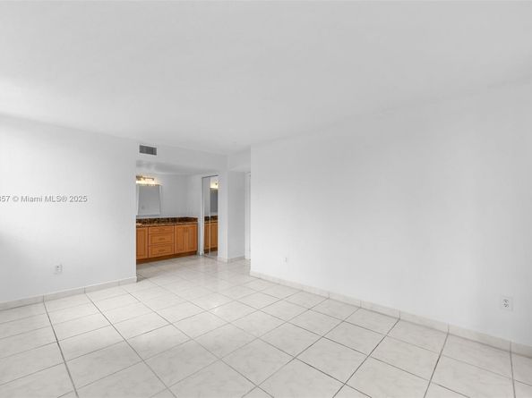 8100 Byron Ave 308, Miami Beach FL 33141