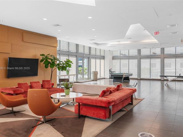 1111 SW 1st Ave 2222N, Miami FL 33130