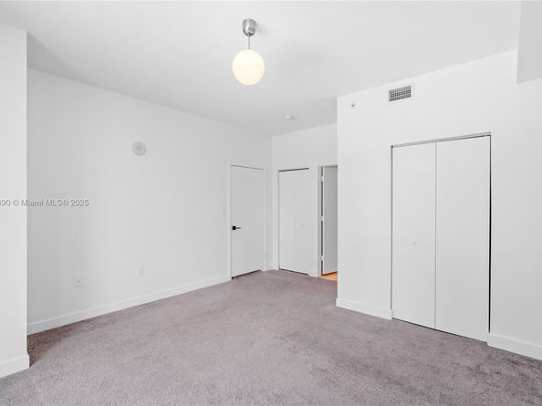 1111 SW 1st Ave 2222N, Miami FL 33130