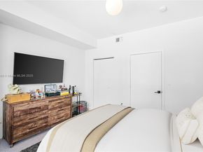 1111 SW 1st Ave 2222N, Miami FL 33130