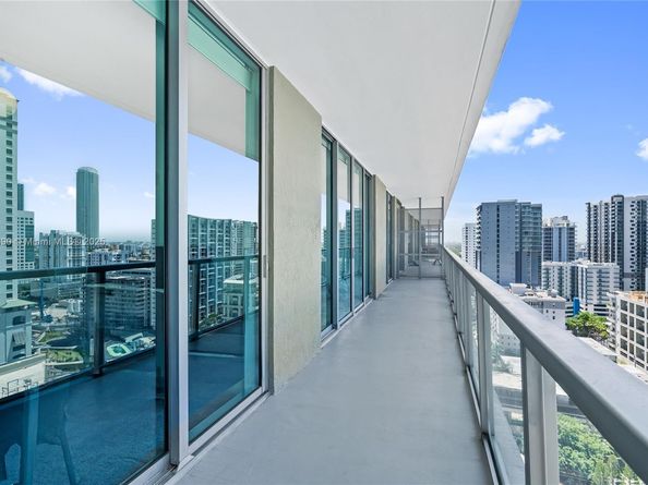 1111 SW 1st Ave 2222N, Miami FL 33130