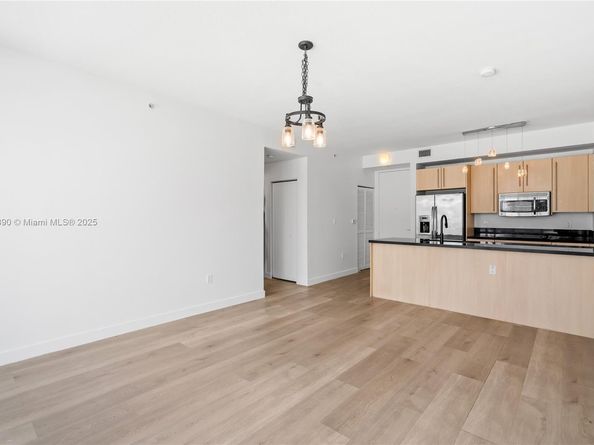 1111 SW 1st Ave 2222N, Miami FL 33130