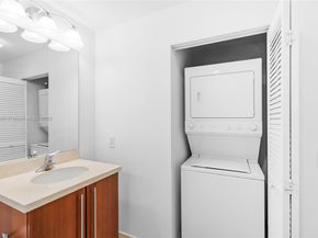 1111 SW 1st Ave 2222N, Miami FL 33130