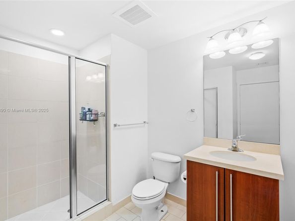 1111 SW 1st Ave 2222N, Miami FL 33130