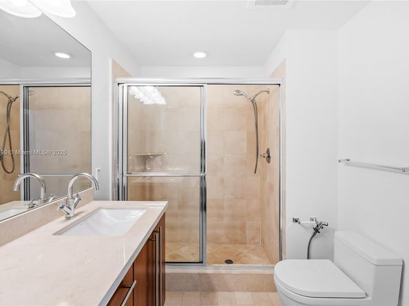 1111 SW 1st Ave 2222N, Miami FL 33130