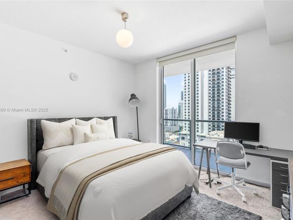 1111 SW 1st Ave 2222N, Miami FL 33130