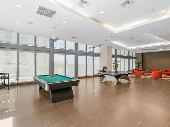 1111 SW 1st Ave 2222N, Miami FL 33130