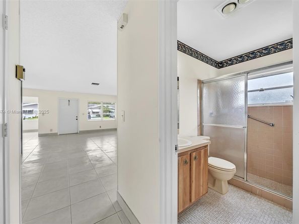 3319 Americo Dr, West Palm Beach FL 33417