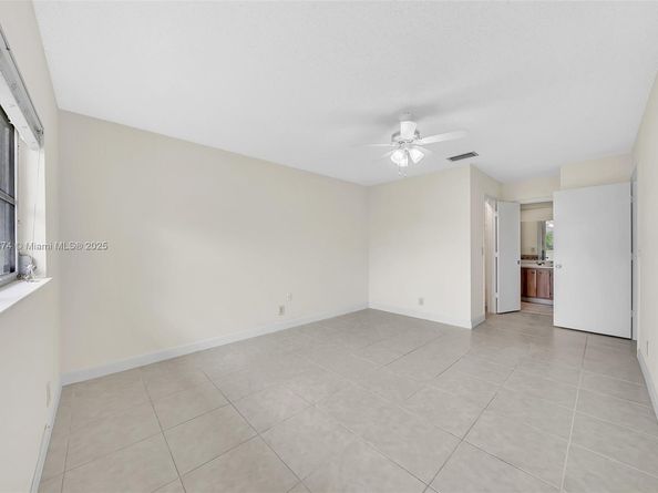 3319 Americo Dr, West Palm Beach FL 33417