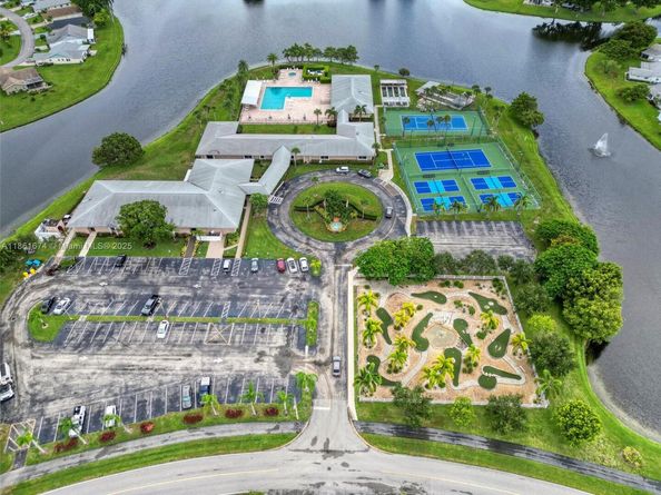 3319 Americo Dr, West Palm Beach FL 33417