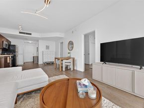 90 SW 3rd St 1105, Miami FL 33130