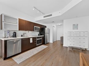 90 SW 3rd St 1105, Miami FL 33130