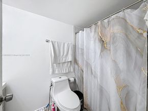 2751 Taft St 304, Hollywood FL 33020