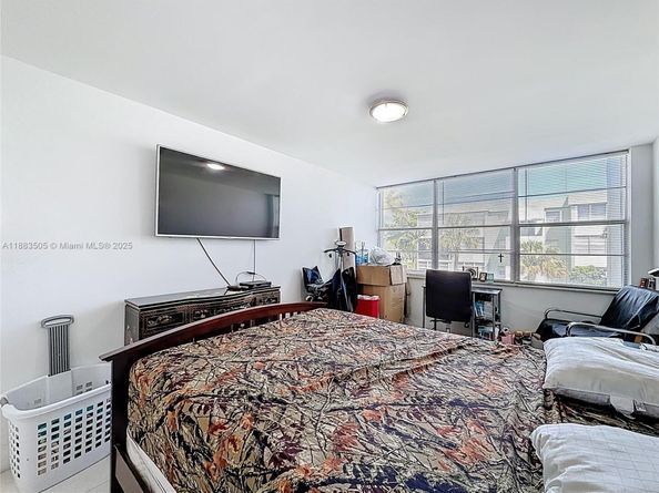 2751 Taft St 304, Hollywood FL 33020