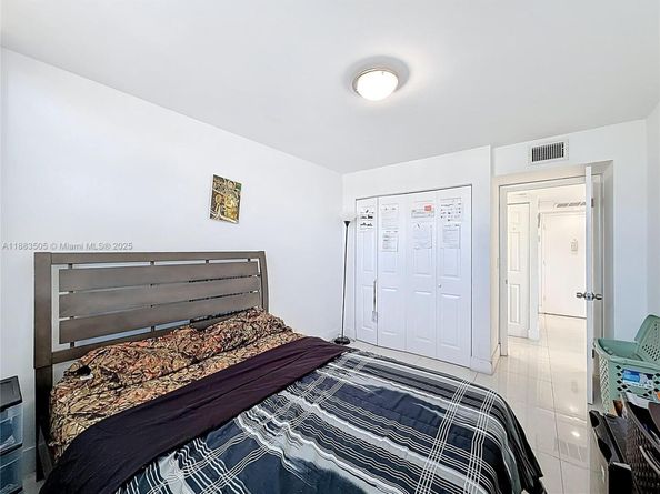 2751 Taft St 304, Hollywood FL 33020