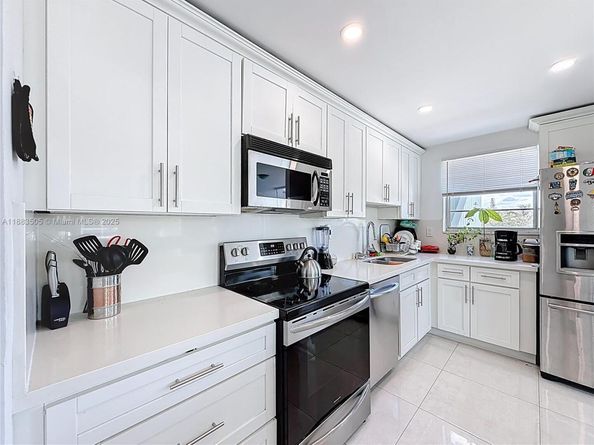 2751 Taft St 304, Hollywood FL 33020