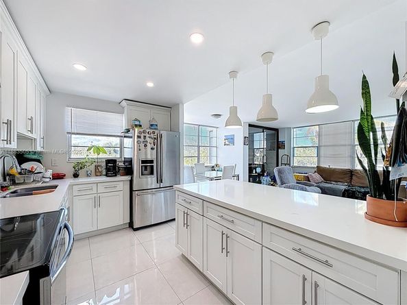 2751 Taft St 304, Hollywood FL 33020